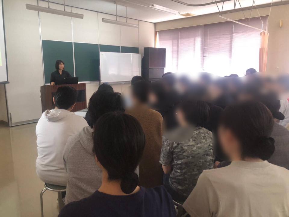 年1月24日 八女筑後看護専門学校アロマ講義 講師 Icaa会長岩橋知美 Icaa インターメディアリー クリニカル アロマセラピー協会